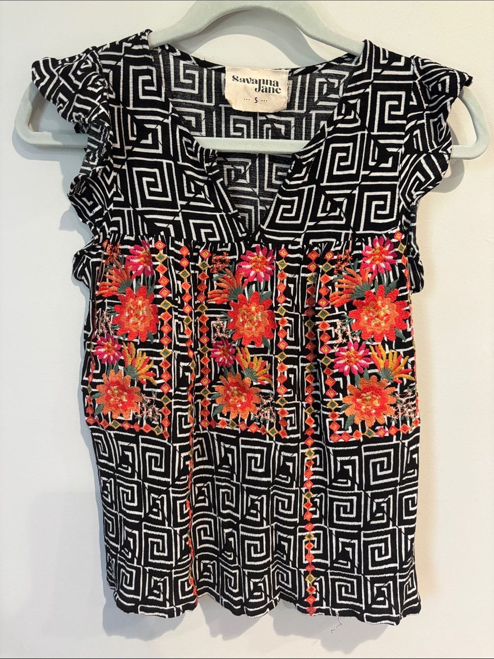 Savanna Jane Babydoll-style blouse with V-neckline Size S